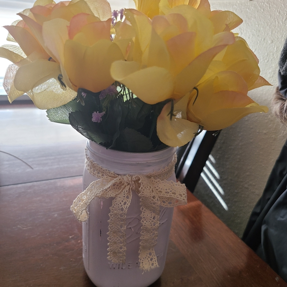 Cute mason jar w/  flower